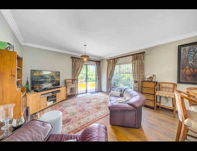 4 BEDROOM FREEHOLD FOR SALE IN RUIMSIG